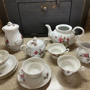 Vintage Moss Rose Ceramic 8 Pc. Tea Set